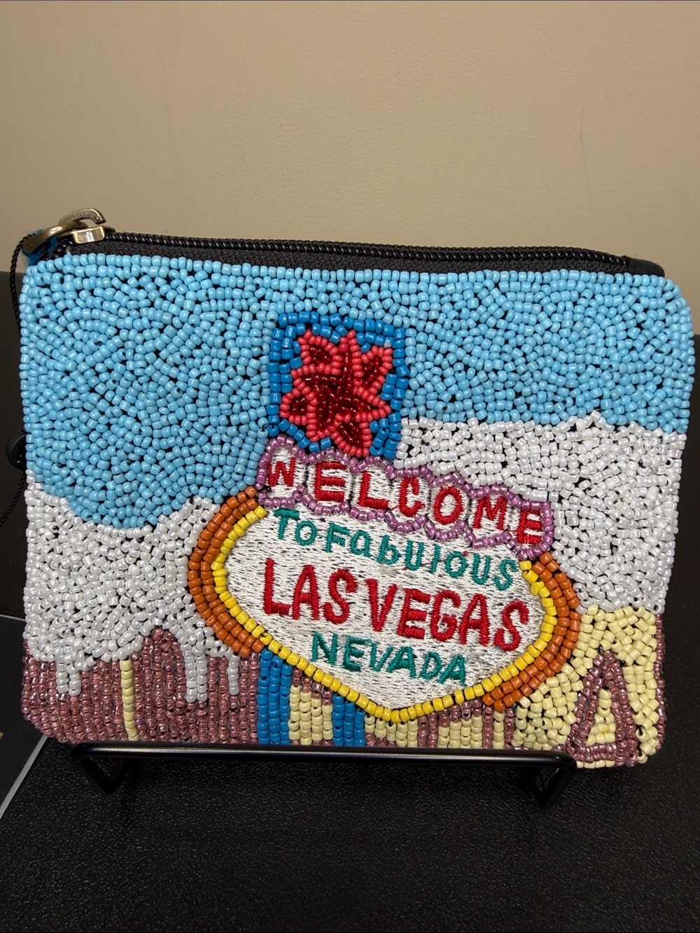 America & Beyond | Beaded Las Vegas Zipper Wallet 🎰